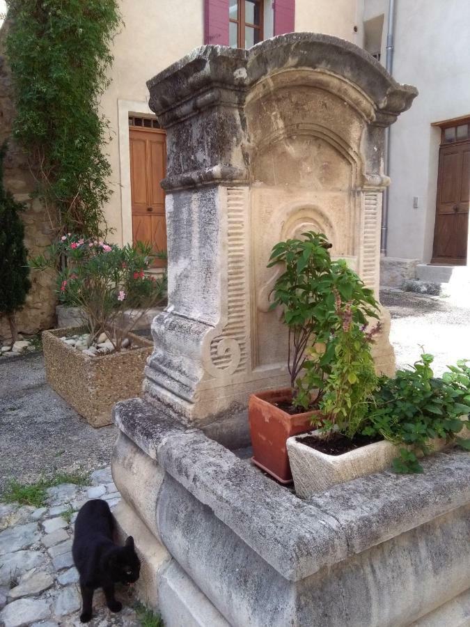 La Maison Derriere La Fontaine Buis-les-Baronnies Exterior photo