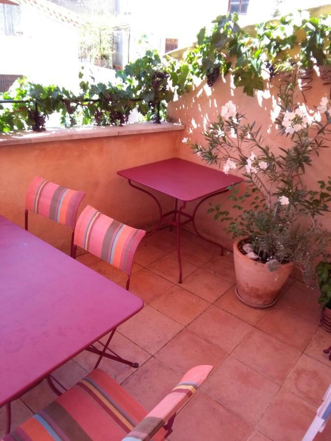 La Maison Derriere La Fontaine Buis-les-Baronnies Exterior photo